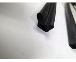 Windscreen to door glass seals (pair)